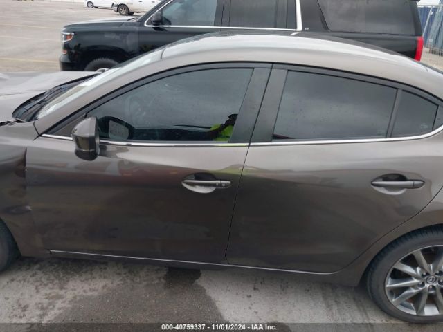 3MZBN1V3XJM161003 Mazda Mazda3 Touring