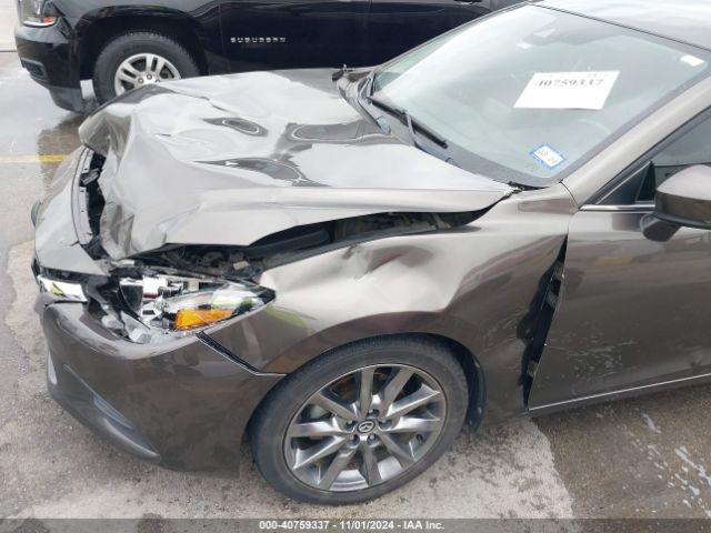 3MZBN1V3XJM161003 Mazda Mazda3 Touring