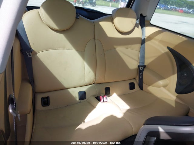 2010 MINI COOPER WMWMF3C56ATZ63586 Photo 7