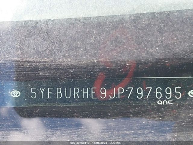 5YFBURHE9JP797695 Toyota COROLLA LE