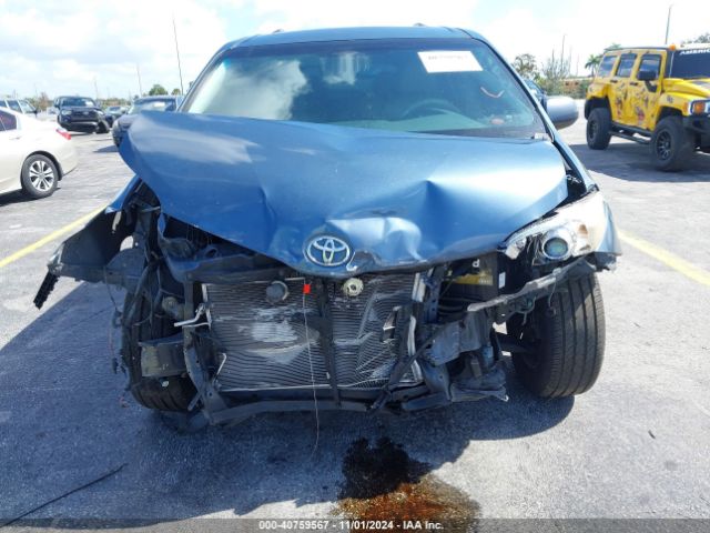 5TDYK3DC2ES447016 Toyota Sienna Xle V6 8 Passenger