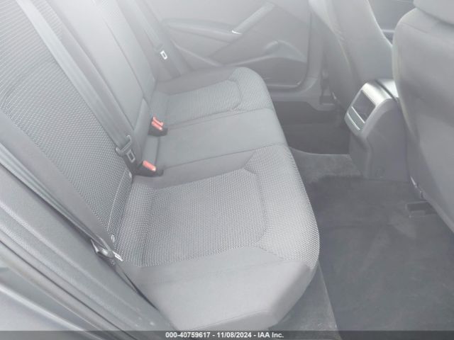 1VWAT7A31HC077674 Volkswagen Passat 1.8t S