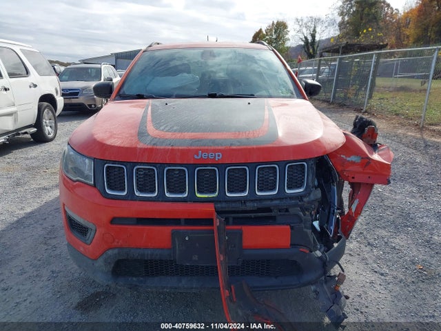 3C4NJDAB2JT270989 Jeep Compass Sport 4x4