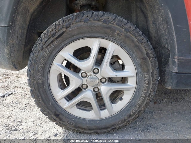 3C4NJDAB2JT270989 Jeep Compass Sport 4x4
