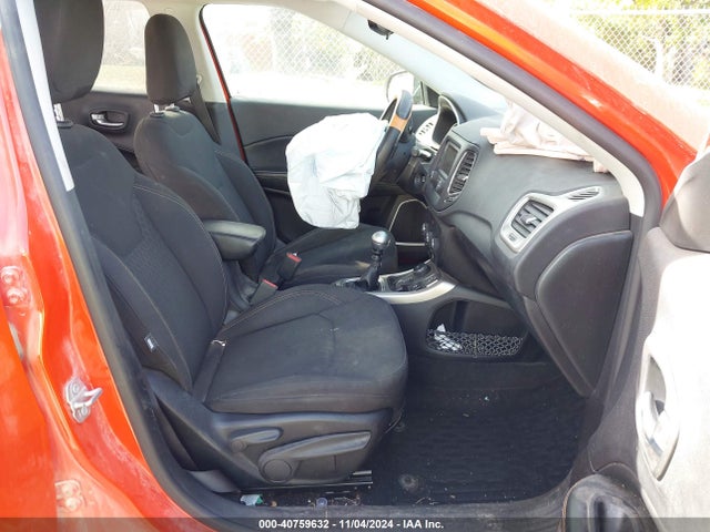3C4NJDAB2JT270989 Jeep Compass Sport 4x4