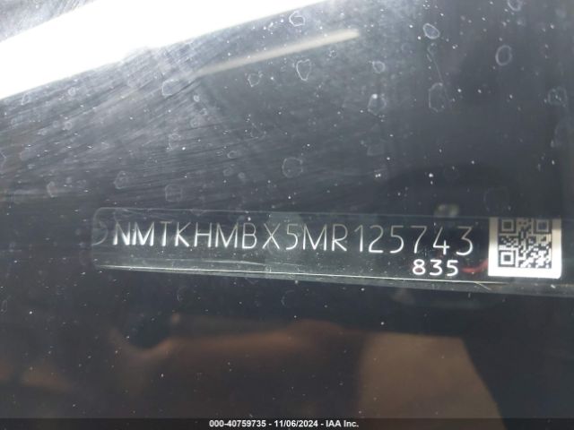 NMTKHMBX5MR125743 Toyota C-HR XLE