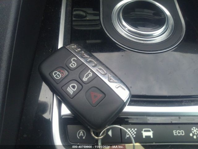 SADCJ2BV3HA065563 Jaguar F-pace 35t Premium