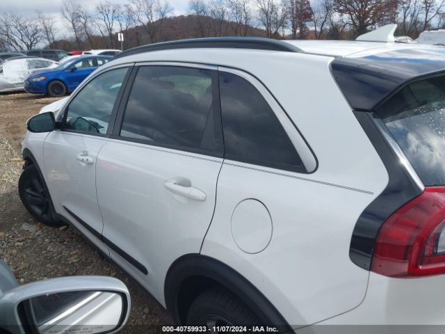 KNDCC3LC0H5069135 KIA NIRO EX
