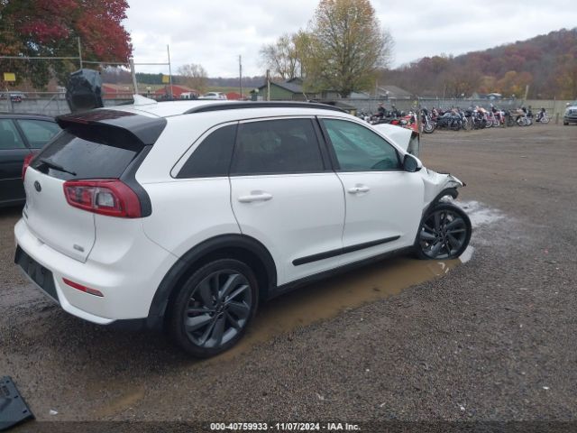 KNDCC3LC0H5069135 KIA NIRO EX