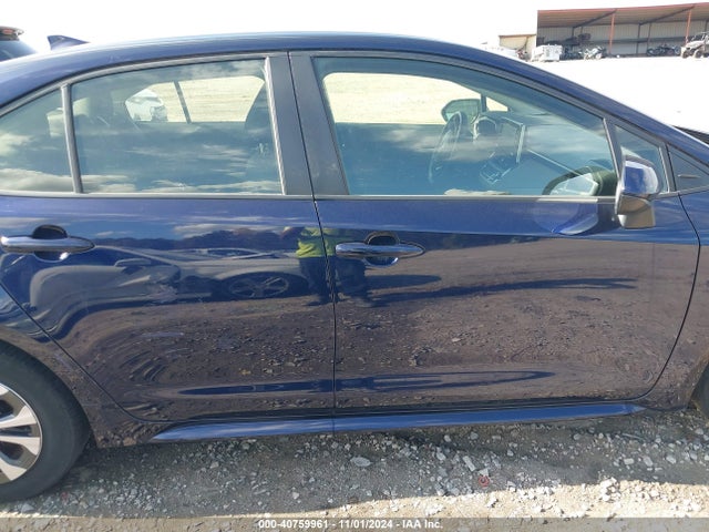 Toyota Corolla Hybrid Le 2021 JTDEAMDE4MJ003886 Image 13