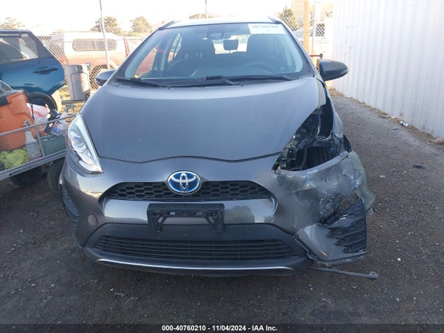 Toyota Prius C Two 2018 JTDKDTB32J1601184 Image 13