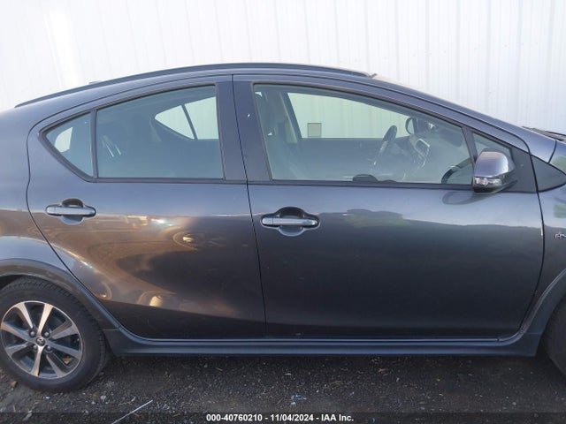 Toyota Prius C Two 2018 JTDKDTB32J1601184 Image 14