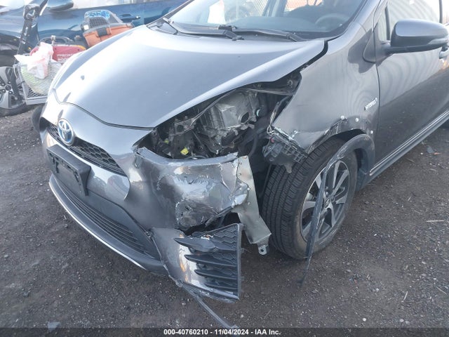 JTDKDTB32J1601184 Toyota Prius C Two