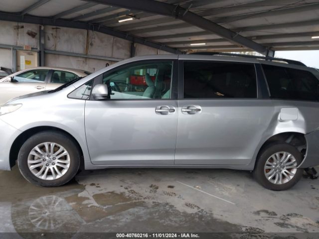 5TDYZ3DC1HS858701 Toyota Sienna Xle/limited