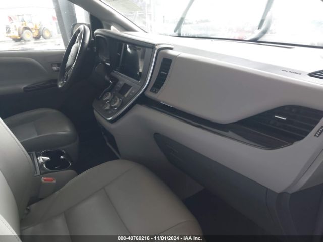 5TDYZ3DC1HS858701 Toyota Sienna Xle/limited