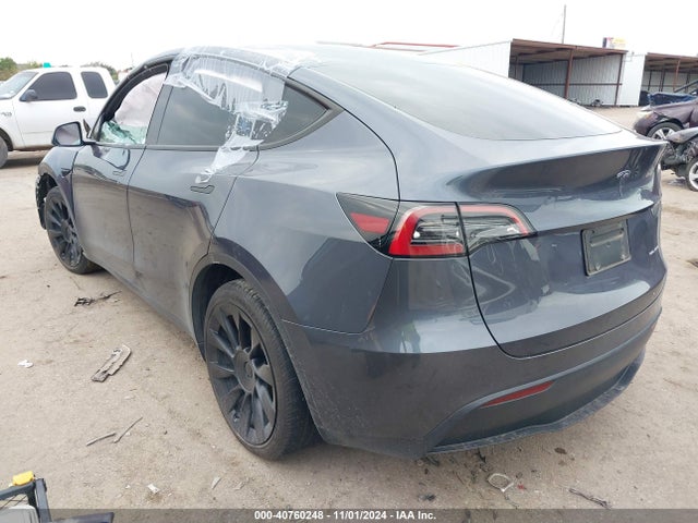 2023 TESLA MODEL Y 7SAYGAEE6PF630077 Photo 2