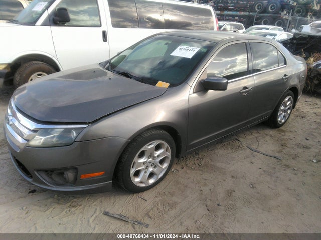 40760434 :رقم المزاد ، 3FAHP0HA3BR185178 vin ، 2011 Ford Fusion Se مزاد بيع