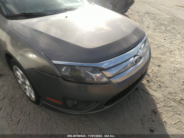 40760434 :رقم المزاد ، 3FAHP0HA3BR185178 vin ، 2011 Ford Fusion Se مزاد بيع