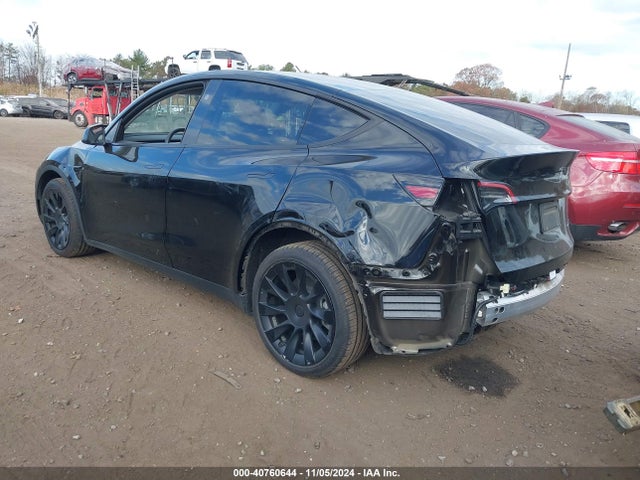 2023 TESLA MODEL Y 7SAYGDEE4PA185160 Photo 2