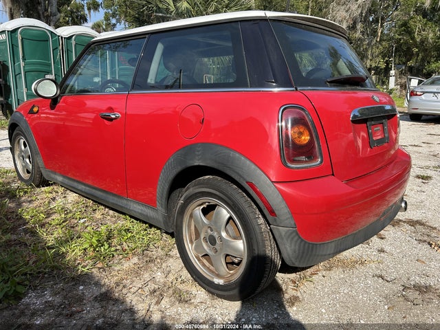 2008 MINI COOPER WMWMF33558TT61952 Photo 3