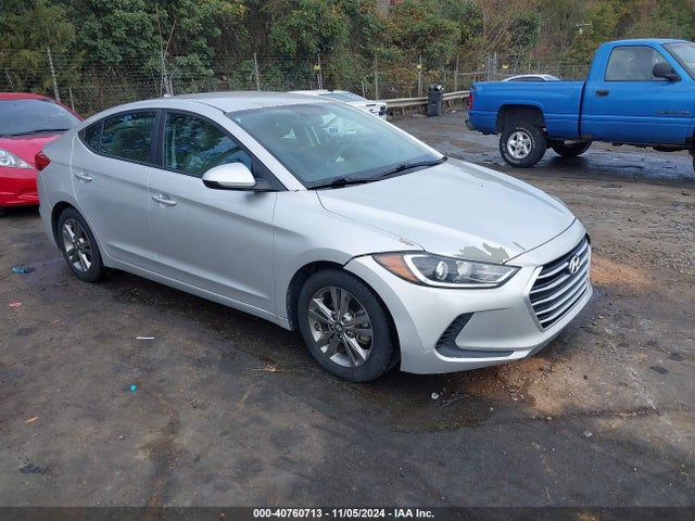 2017 5NPD84LF8HH195703 main image