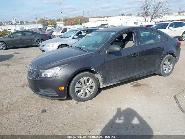 Chevrolet Cruze Ls Auto 2014 1G1PA5SG7E7361509 Image 2