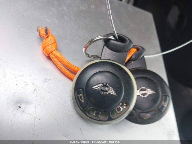 2010 MINI COOPER S CLUBMAN WMWMM3C56ATP94191 Photo 10