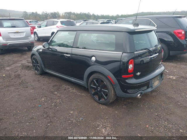 2010 MINI COOPER S CLUBMAN WMWMM3C56ATP94191 Photo 2