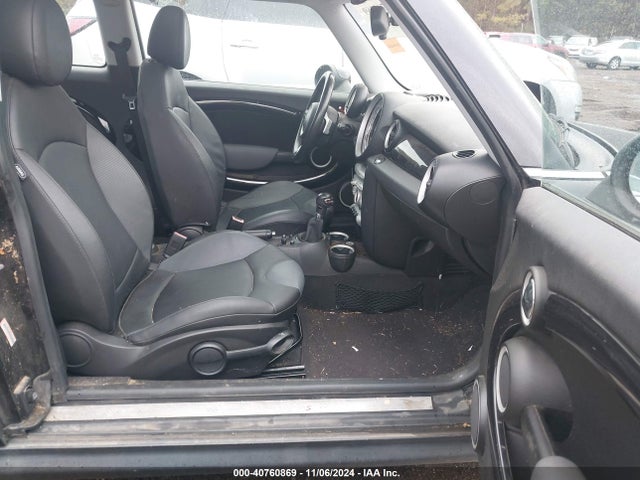 2010 MINI COOPER S CLUBMAN WMWMM3C56ATP94191 Photo 4