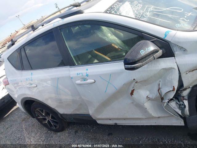 JTMNFREV5HJ713480 Toyota RAV4 SE
