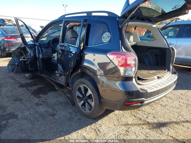 Subaru Forester 2.5i Limited 2017 JF2SJALC7HH443875 Image 3