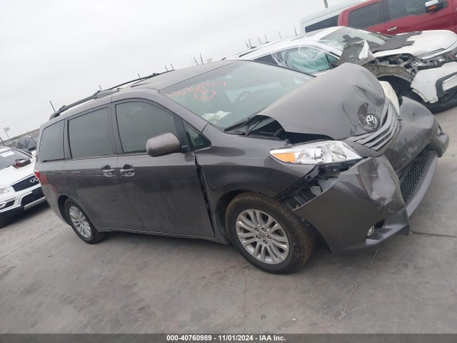 Toyota Sienna Xle 8 Passenger 2015 5TDYK3DCXFS636479 Image 13