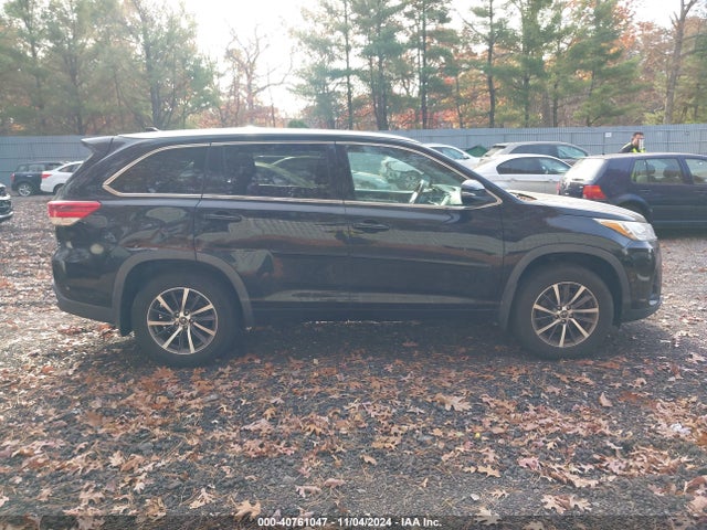 Toyota Highlander Xle 2017 5TDJZRFHXHS360445 Image 13