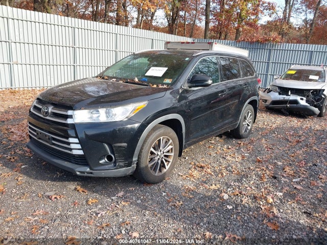 Toyota Highlander Xle 2017 5TDJZRFHXHS360445 Image 2