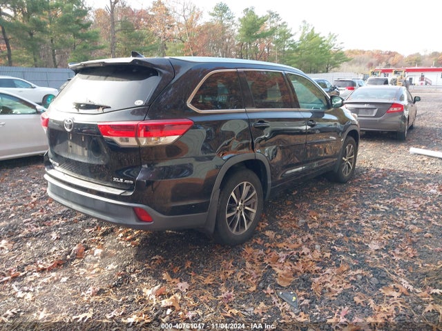 Toyota Highlander Xle 2017 5TDJZRFHXHS360445 Image 4