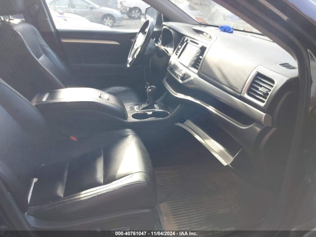 Toyota Highlander Xle 2017 5TDJZRFHXHS360445 Image 5