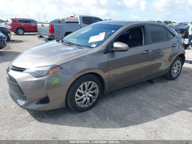 Toyota COROLLA LE 2019 2T1BURHEXKC220031 Image 2