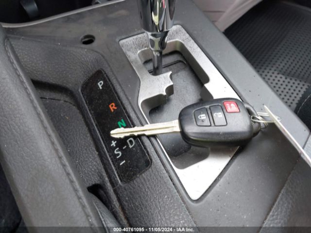 2T3WFREV6HW395651 Toyota Rav4 Xle