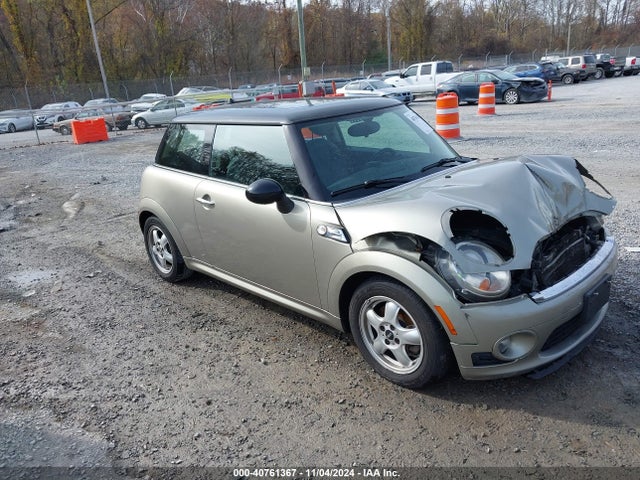 2011 MINI COOPER WMWSU3C5XBT097521 Photo 0