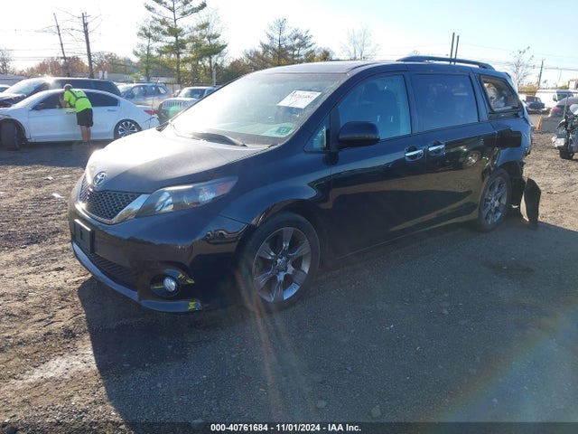 Toyota Sienna Se 8 Passenger 2014 5TDXK3DC0ES490653 Image 2