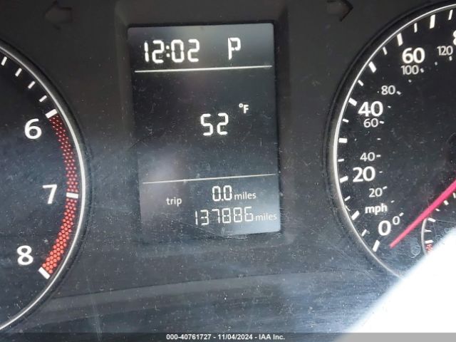 1VWAT7A35FC100550 Volkswagen Passat 1.8t Wolfsburg Edition