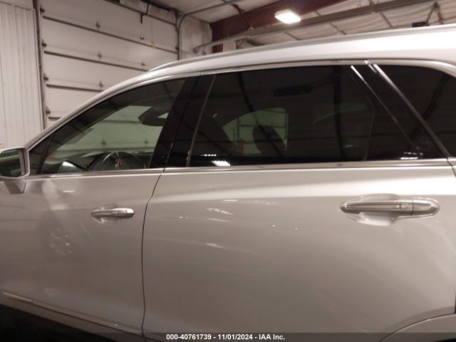 1GYKNFRS4JZ105973 Cadillac Xt5 Premium Luxury
