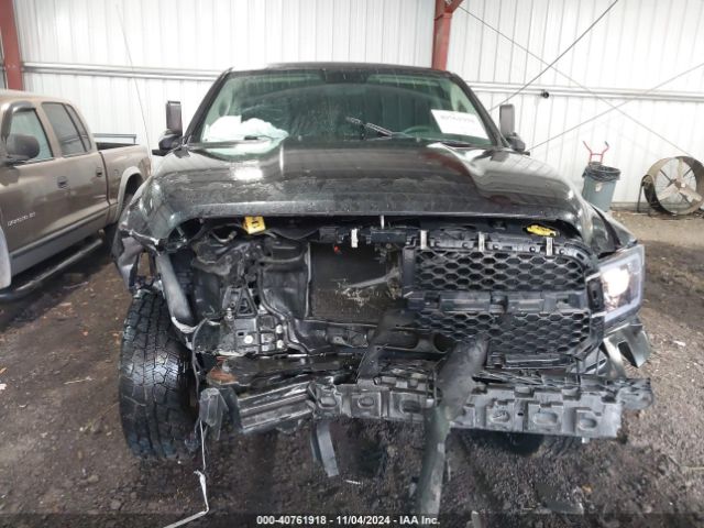1C6RR7FG7JS235647 RAM 1500 St