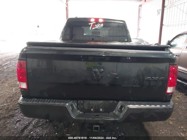 1C6RR7FG7JS235647 RAM 1500 St