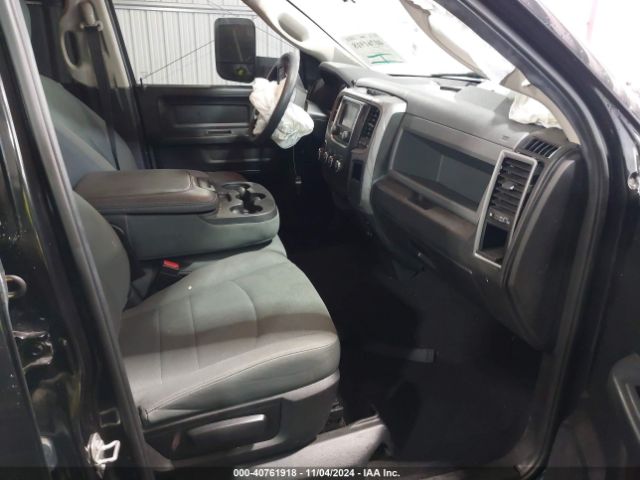 1C6RR7FG7JS235647 RAM 1500 St