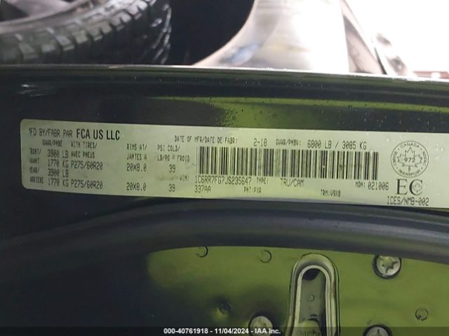 1C6RR7FG7JS235647 RAM 1500 St
