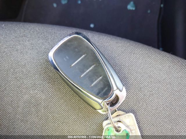 2GNAXUEV5K6226340 Chevrolet EQUINOX LT