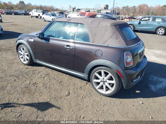 2013 MINI CONVERTIBLE WMWZP3C56DT705074 Photo 2