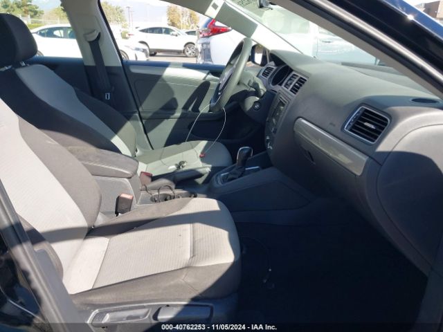 3VW2B7AJ5HM393390 Volkswagen Jetta 1.4t S
