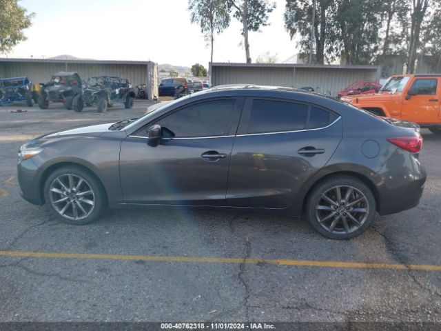 3MZBN1V3XJM253034 Mazda Mazda3 Touring
